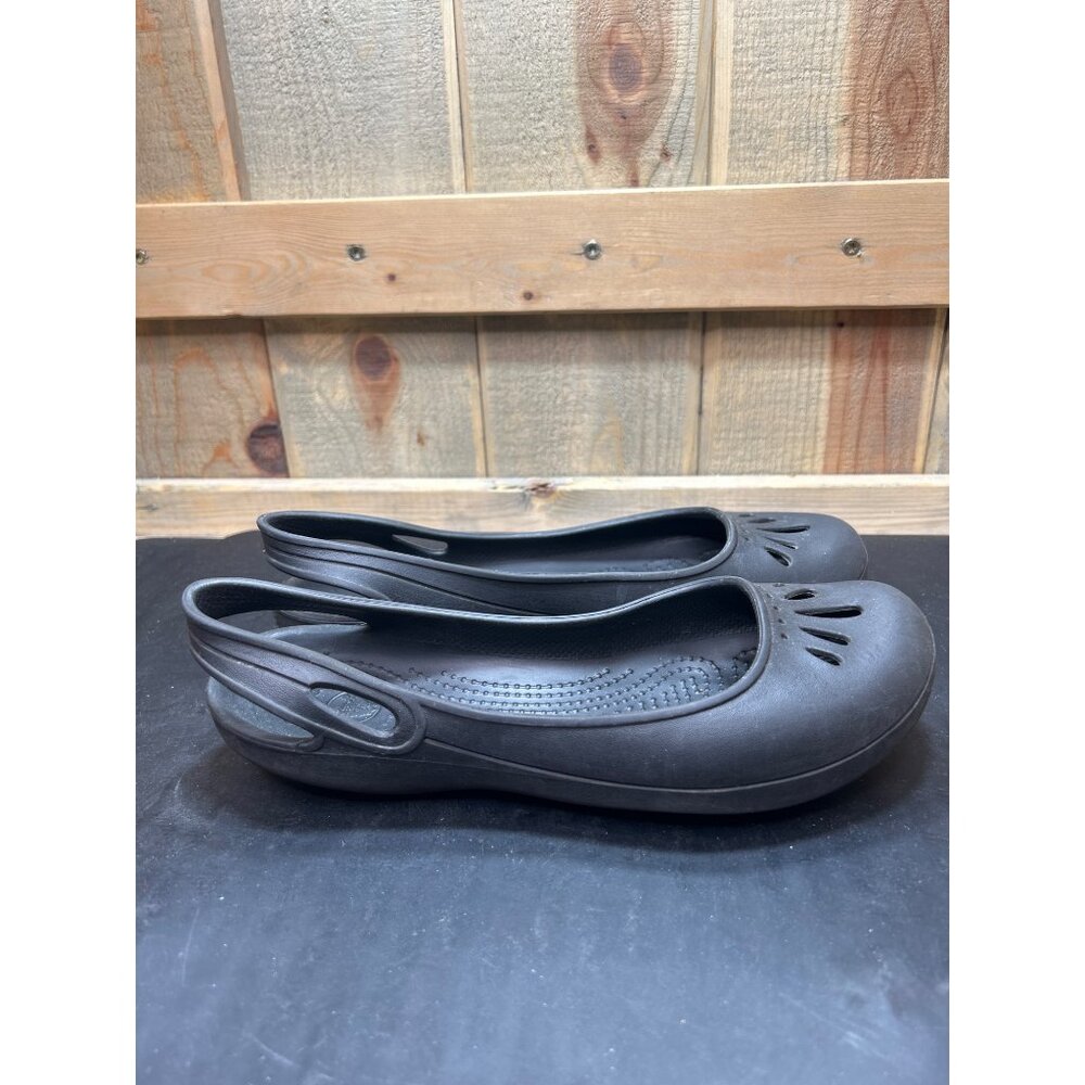 Crocs Womens Black Flats With Heel Strap & Cutout Design Rubber Size 8